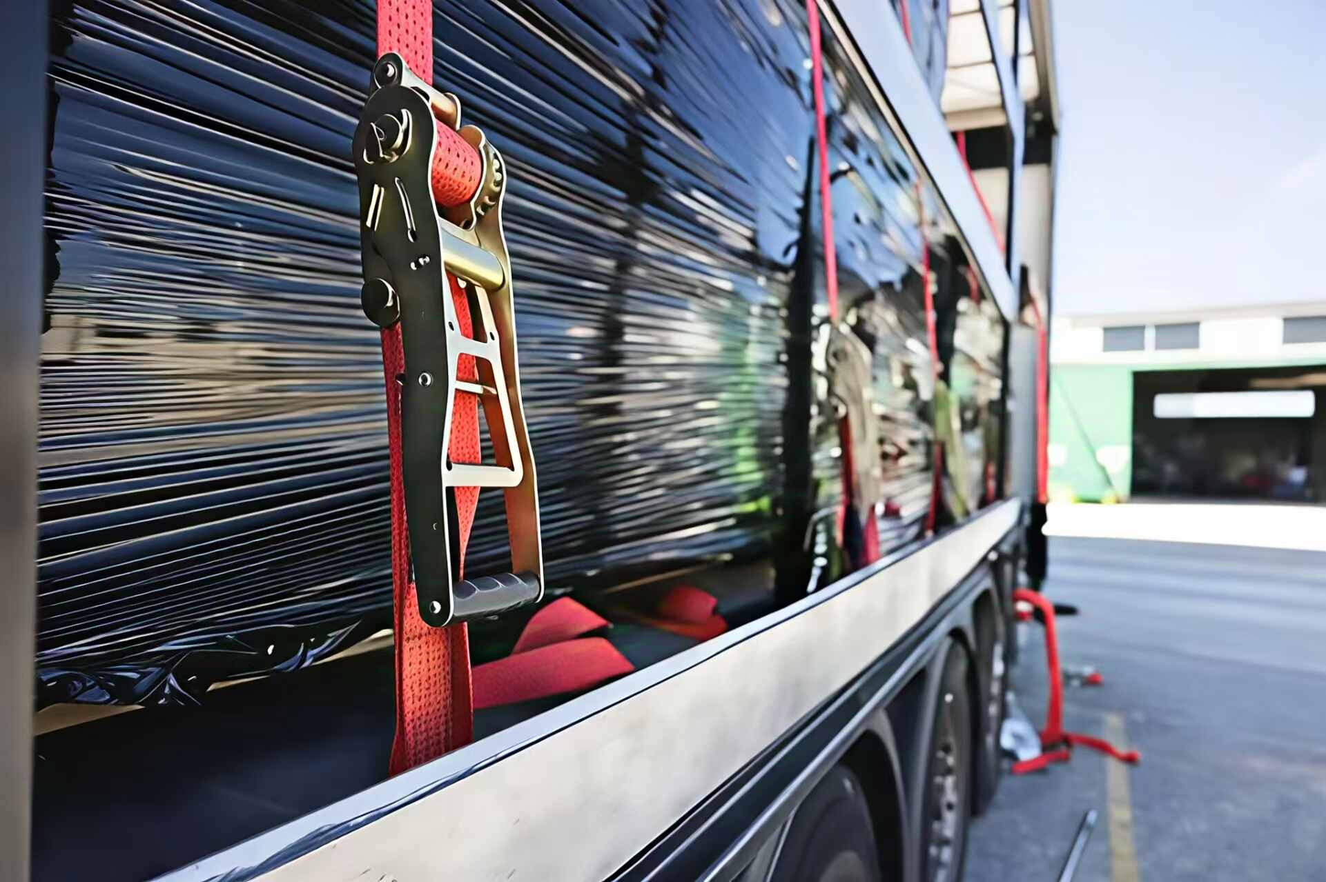 Ratchet -riemen versus lierbanden: uw gids voor Smarter Load Securement